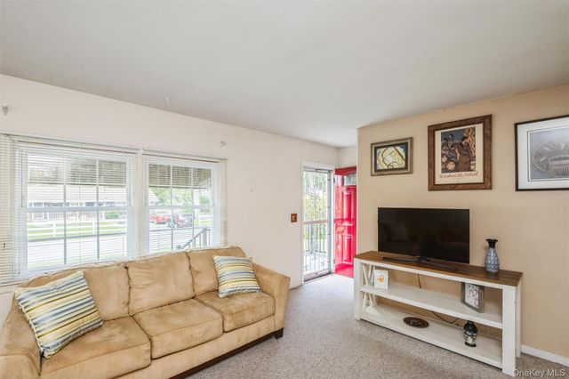 87 Center Street, Ronkonkoma, NY 11779