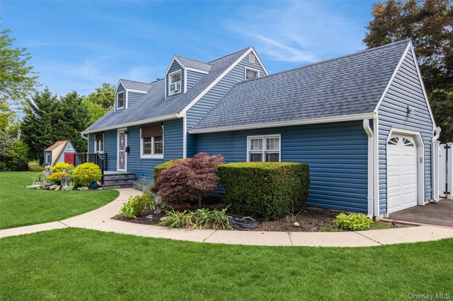 87 Center Street, Ronkonkoma, NY 11779
