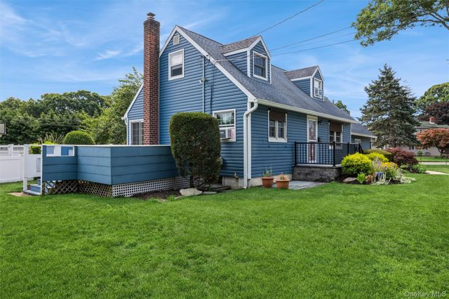 87 Center Street, Ronkonkoma, NY 11779