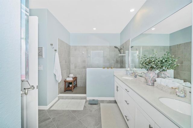 17740 BORACAY COURT 202, Venice, FL 34293