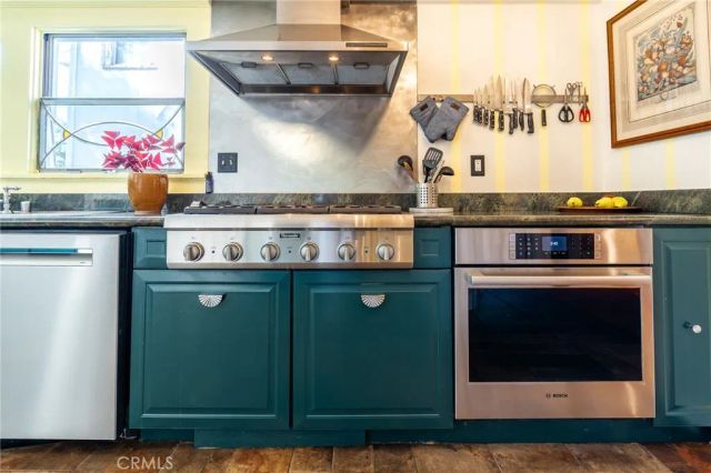 1900 Taft, Los Angeles, CA 90068