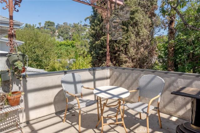 1900 Taft, Los Angeles, CA 90068
