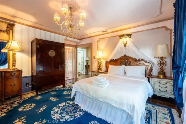 1900 Taft, Los Angeles, CA 90068