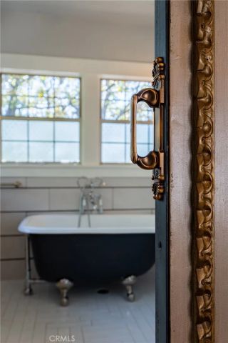 1900 Taft, Los Angeles, CA 90068