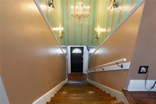 1900 Taft, Los Angeles, CA 90068