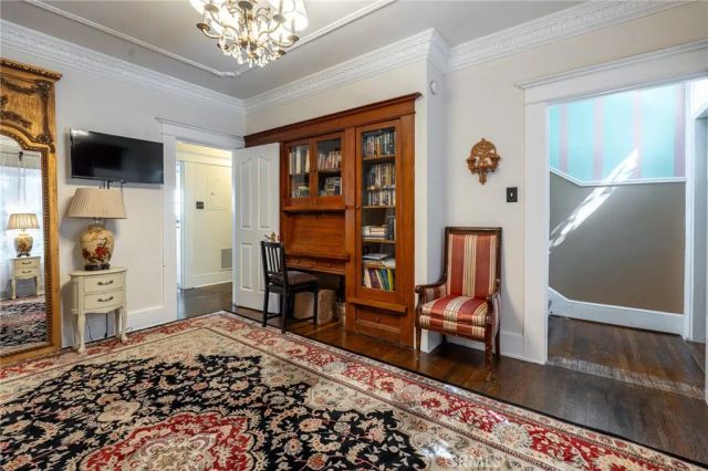 1900 Taft, Los Angeles, CA 90068
