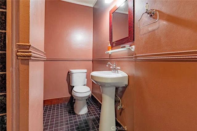 1900 Taft, Los Angeles, CA 90068