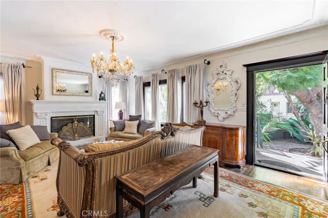 1900 Taft, Los Angeles, CA 90068