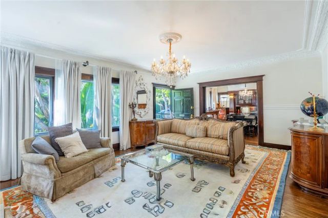 1900 Taft, Los Angeles, CA 90068