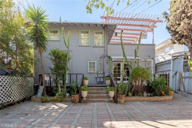 1900 Taft, Los Angeles, CA 90068