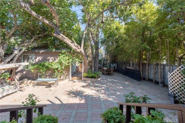 1900 Taft, Los Angeles, CA 90068