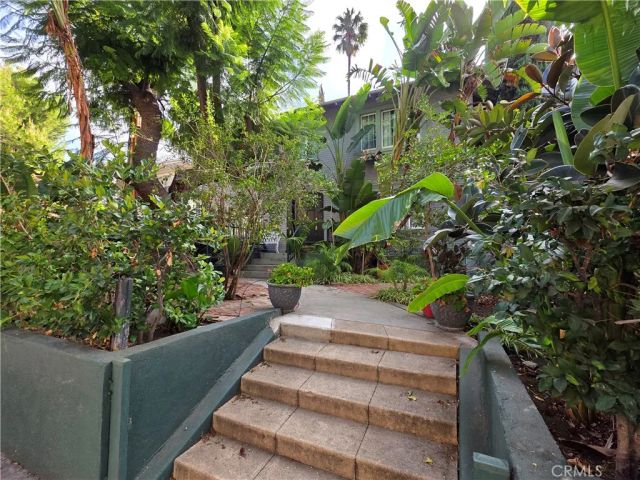 1900 Taft, Los Angeles, CA 90068