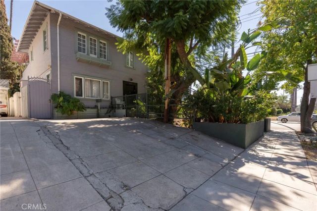 1900 Taft, Los Angeles, CA 90068
