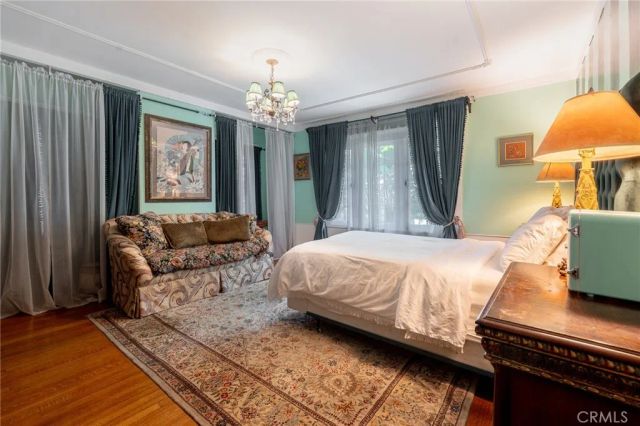 1900 Taft, Los Angeles, CA 90068