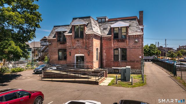 325 Myrtle Avenue 1205, Bridgeport, CT 06604