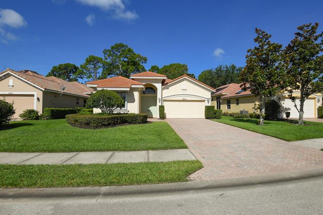 8825 Champions Way, Port St. Lucie, FL 34986
