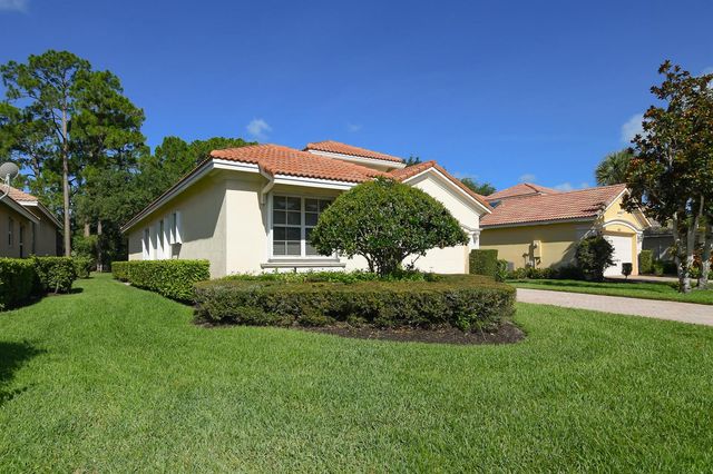 8825 Champions Way, Port St. Lucie, FL 34986