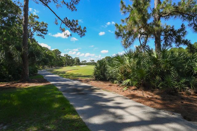 8825 Champions Way, Port St. Lucie, FL 34986