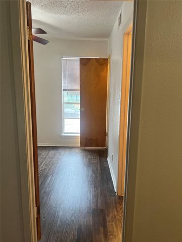 2803 Hemphill PARK B-110, Austin, TX 78705