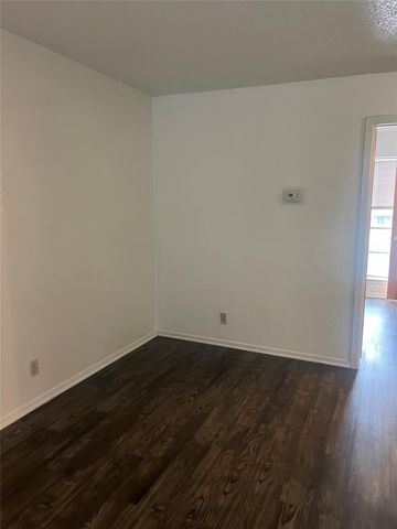 2803 Hemphill PARK B-110, Austin, TX 78705