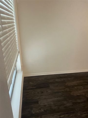 2803 Hemphill PARK B-110, Austin, TX 78705