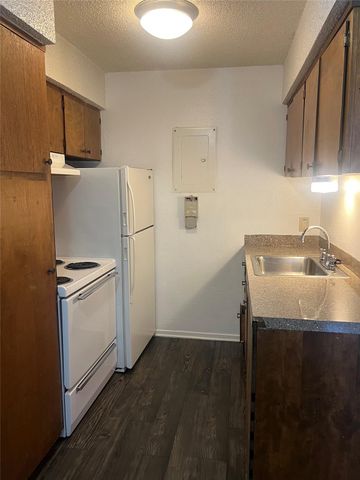 2803 Hemphill PARK B-110, Austin, TX 78705