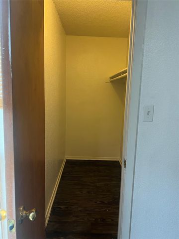 2803 Hemphill PARK B-110, Austin, TX 78705