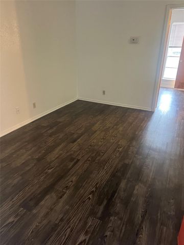 2803 Hemphill PARK B-110, Austin, TX 78705