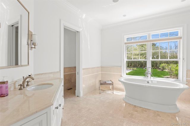 672 Halsey Lane, Water Mill, NY 11932