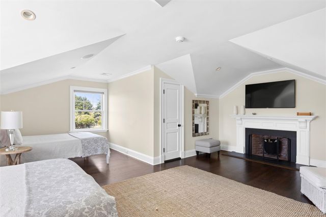 672 Halsey Lane, Water Mill, NY 11932