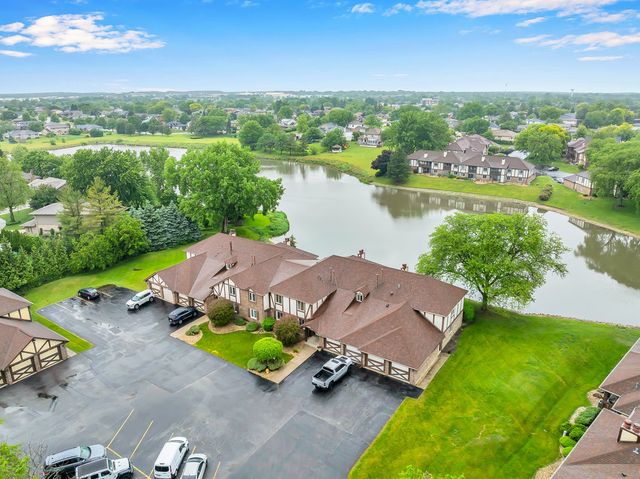 15704 Orlan Brook Drive 163, Orland Park, IL 60462