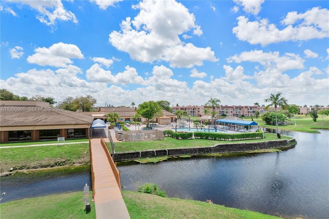 9201 Sunrise Lakes Blvd 304, Sunrise, FL 33322