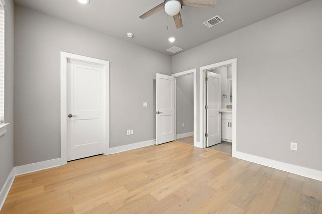 112 Dax DR, Liberty Hill, TX 78642