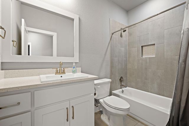 112 Dax DR, Liberty Hill, TX 78642