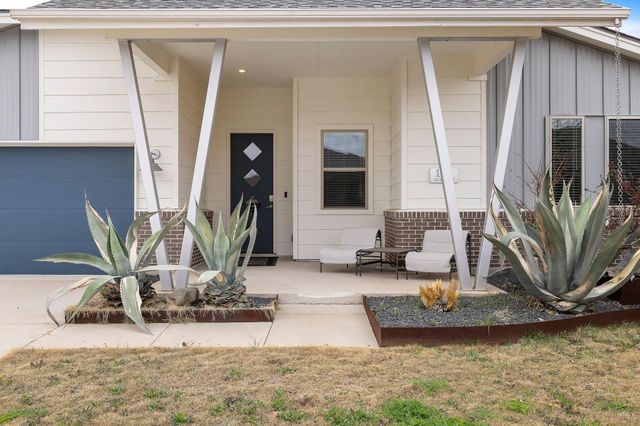 112 Dax DR, Liberty Hill, TX 78642