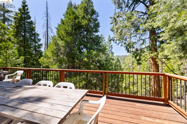 27086 Summerhill Drive, Strawberry, CA 95375