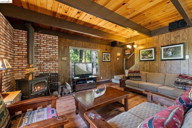 27086 Summerhill Drive, Strawberry, CA 95375