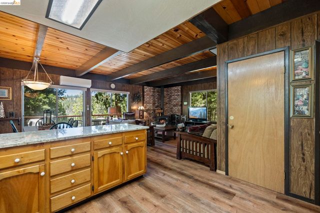 27086 Summerhill Drive, Strawberry, CA 95375