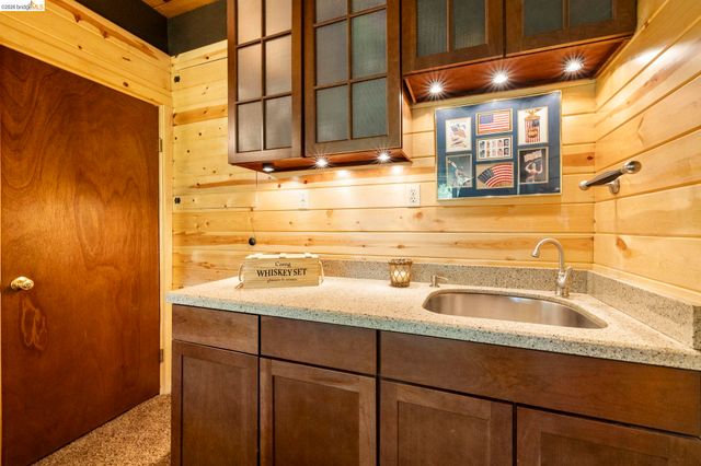 27086 Summerhill Drive, Strawberry, CA 95375