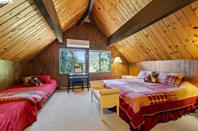 27086 Summerhill Drive, Strawberry, CA 95375