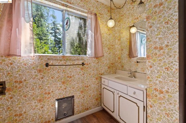 27086 Summerhill Drive, Strawberry, CA 95375