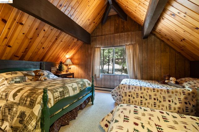 27086 Summerhill Drive, Strawberry, CA 95375