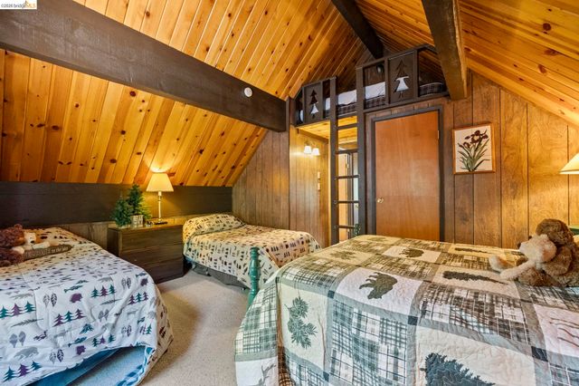 27086 Summerhill Drive, Strawberry, CA 95375