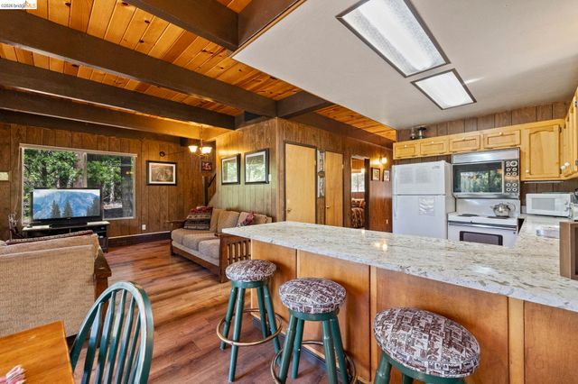 27086 Summerhill Drive, Strawberry, CA 95375