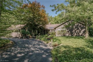 8 Louis Drive, Pepper Pike, OH 44124