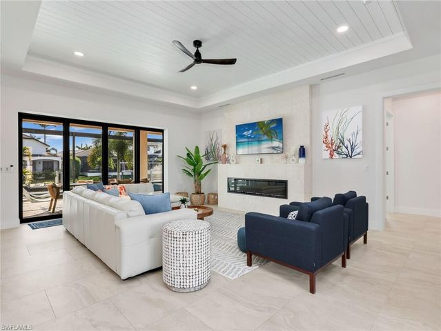 1813 Menorca CT, Marco Island, FL 34145