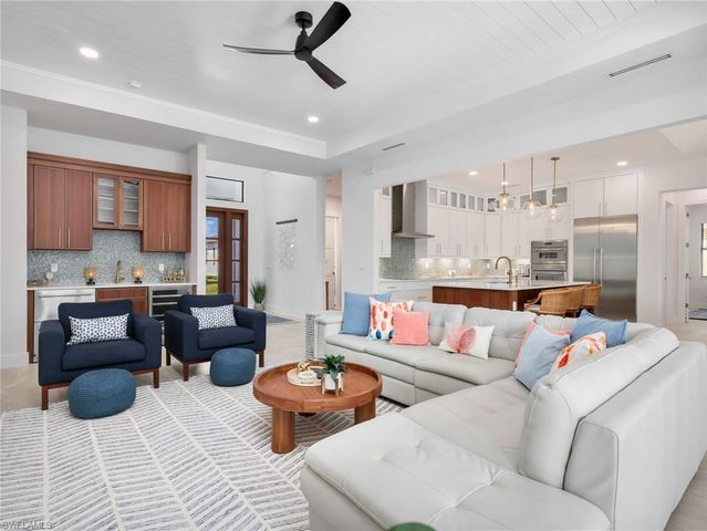 1813 Menorca CT, Marco Island, FL 34145