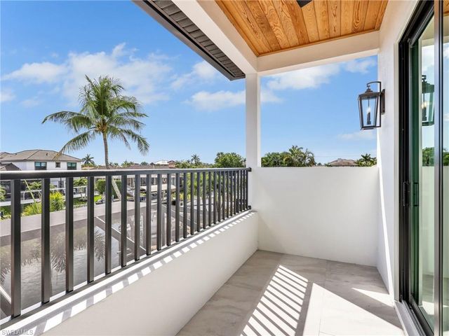 1813 Menorca CT, Marco Island, FL 34145