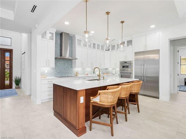 1813 Menorca CT, Marco Island, FL 34145