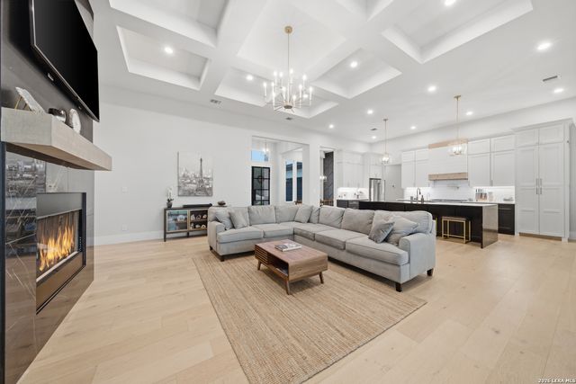 157 HEARTLAND LN, Boerne, TX 78006